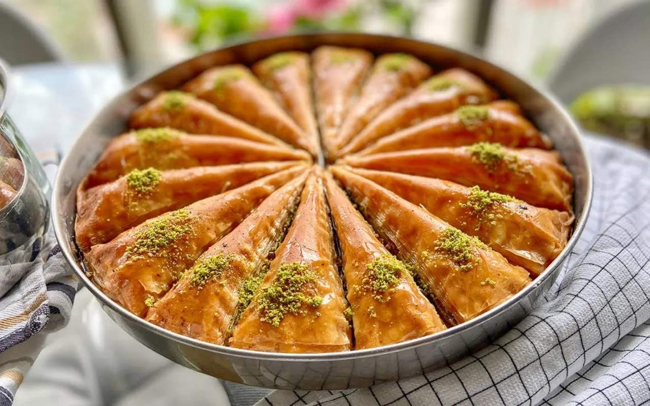 Greek vs Turkish Baklava: A Delicious Comparison