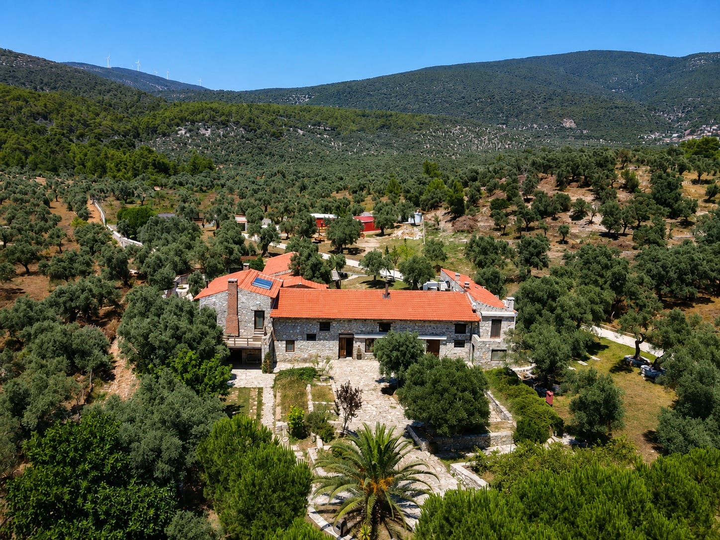 Milas'ta Tarihi Zeytin Çiftliği ve Villa Эксклюзивные виллы с бассейном