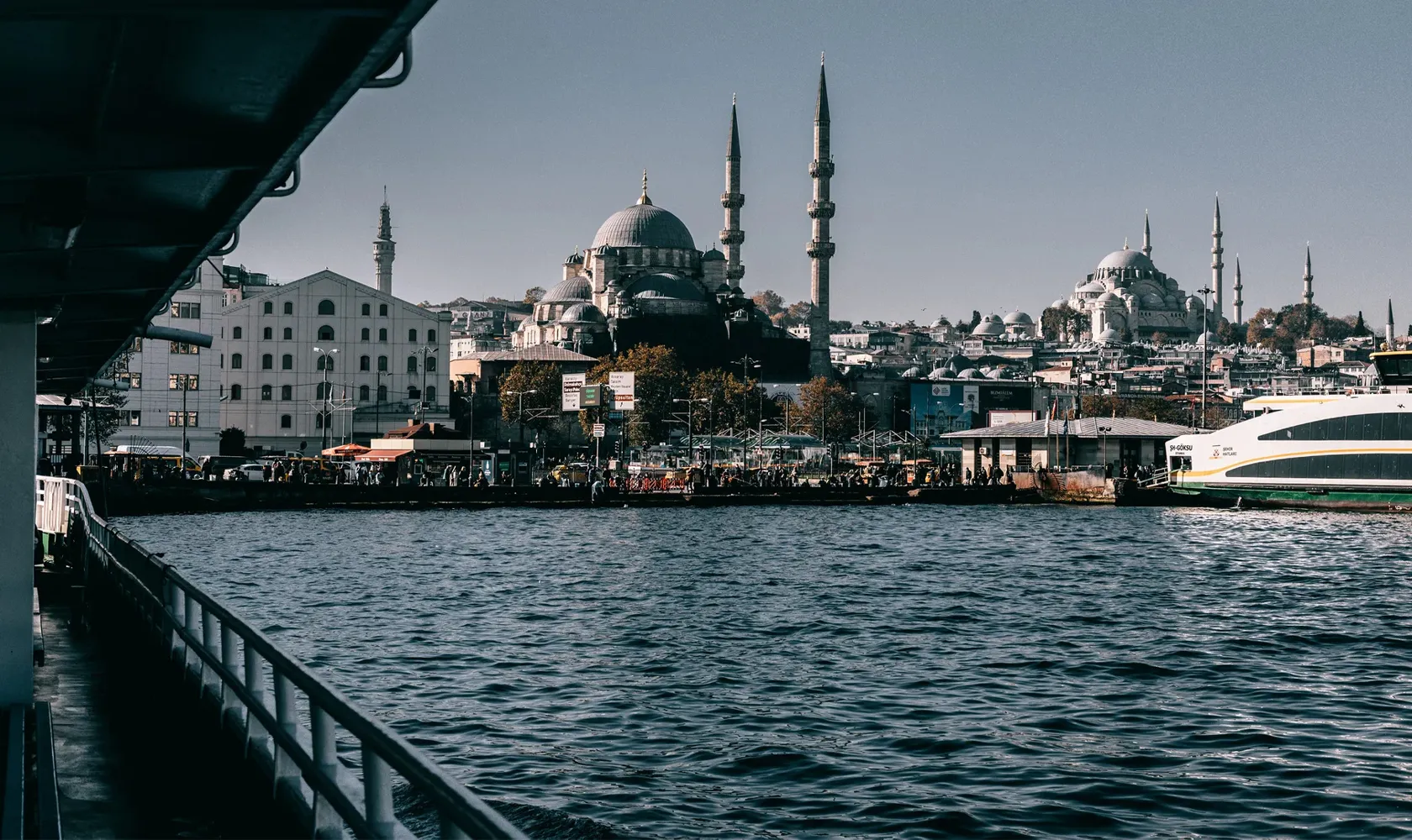 Top Reachest and Poorest Areas in Istanbul - 土耳其房产投资与入籍深度指南